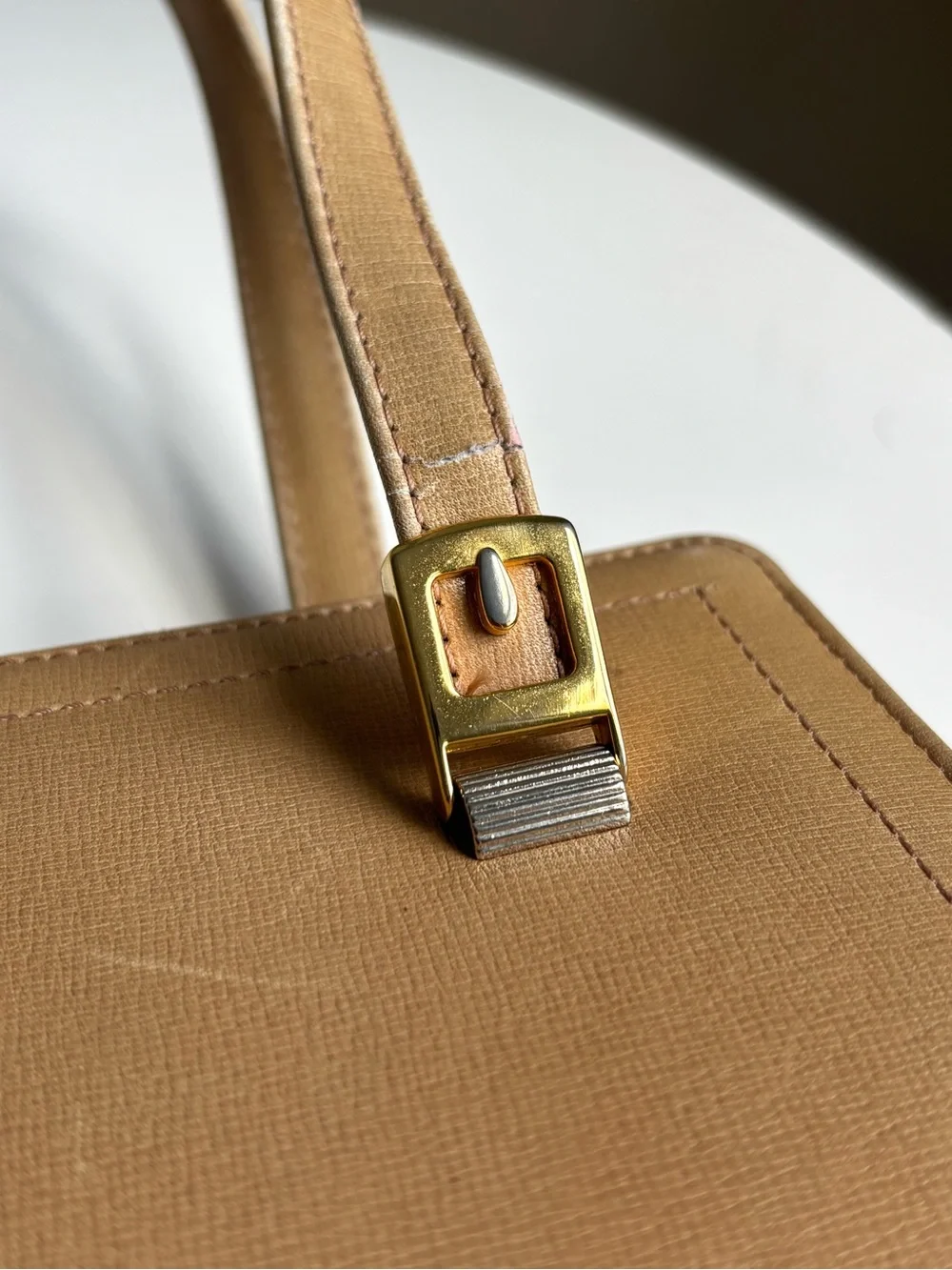 Vintage Koret Tan Leather Structured Shoulder Handbag Purse with Gold Hardware - Picture 8 of 13